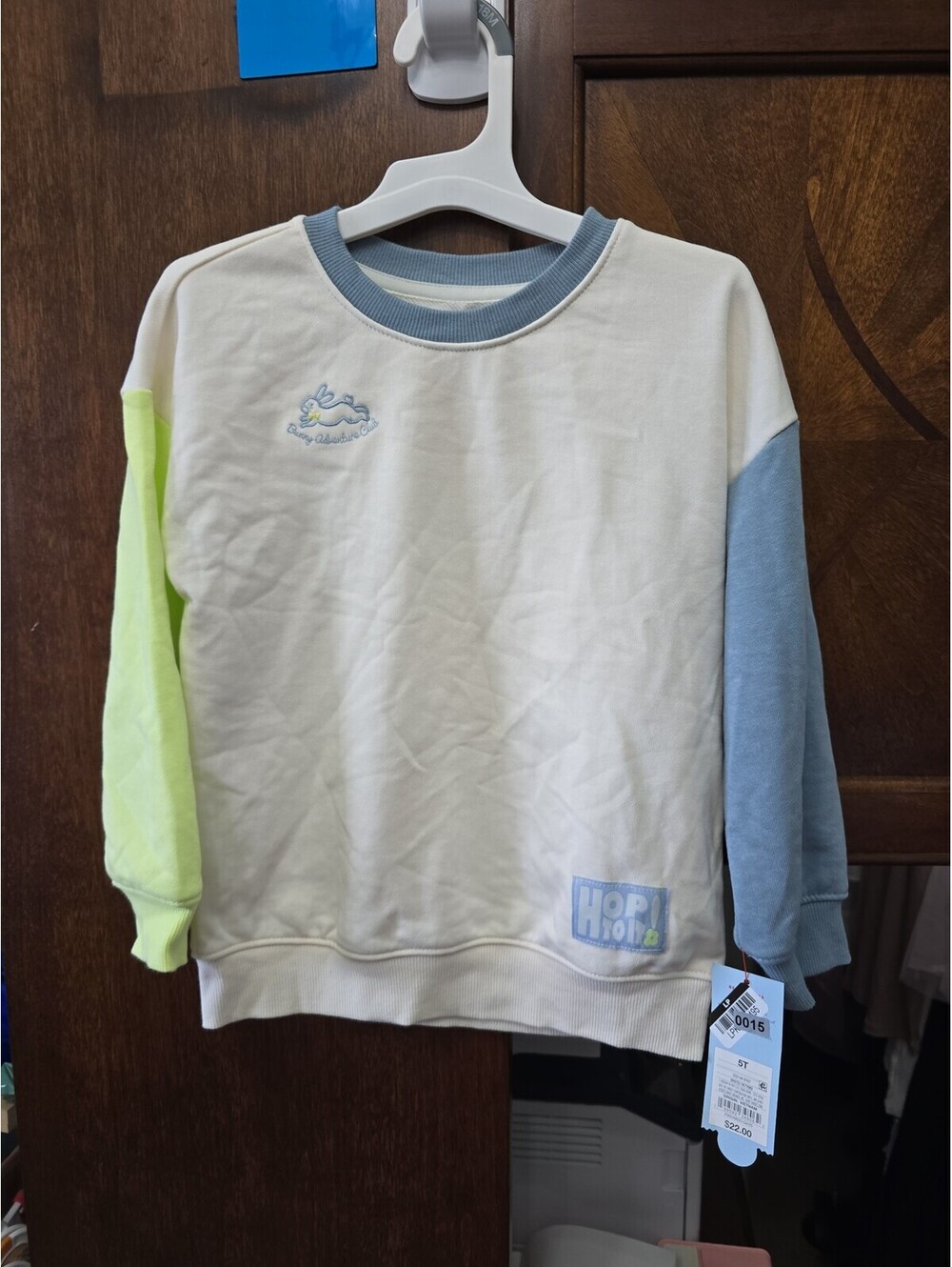 5t brand new sweatshirt from target item 15G7